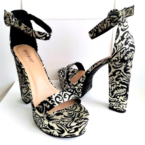 Talk 2 Me Block Heels - Picture 3 of 4